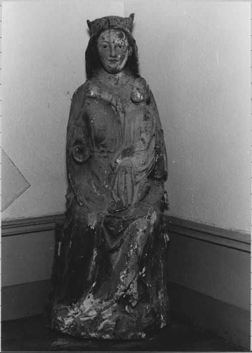 Statue : Vierge à l'Enfant (musée Loukine)