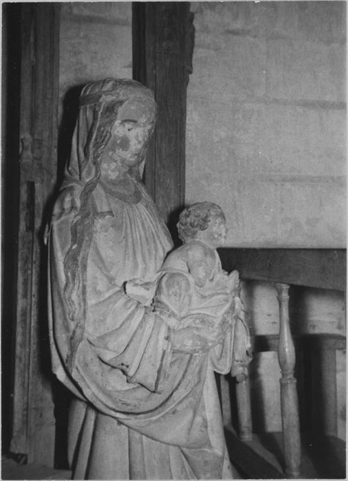 Statue : Vierge à l'Enfant