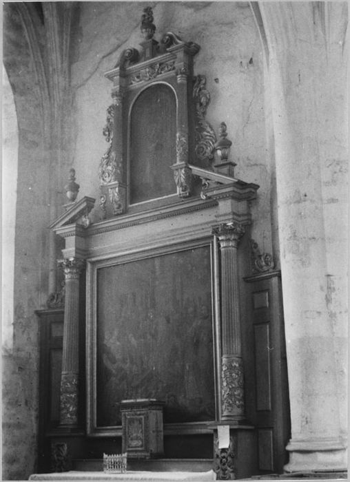 Autel, retable de la chapelle des menants