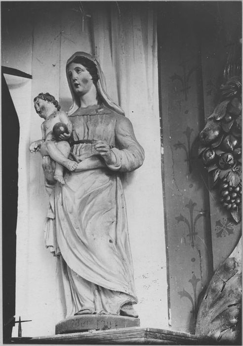 Statue : Vierge à l'Enfant