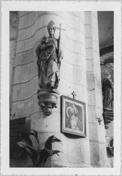 Statue : Saint Lazare (?)