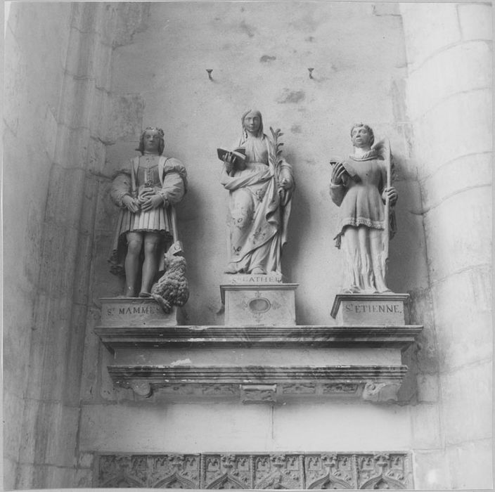 Statues : Saint Mammès, Sainte Catherine (?), Saint Étienne - © Ministère de la Culture (France), Médiathèque du patrimoine et de la photographie, diffusion RMN-GP