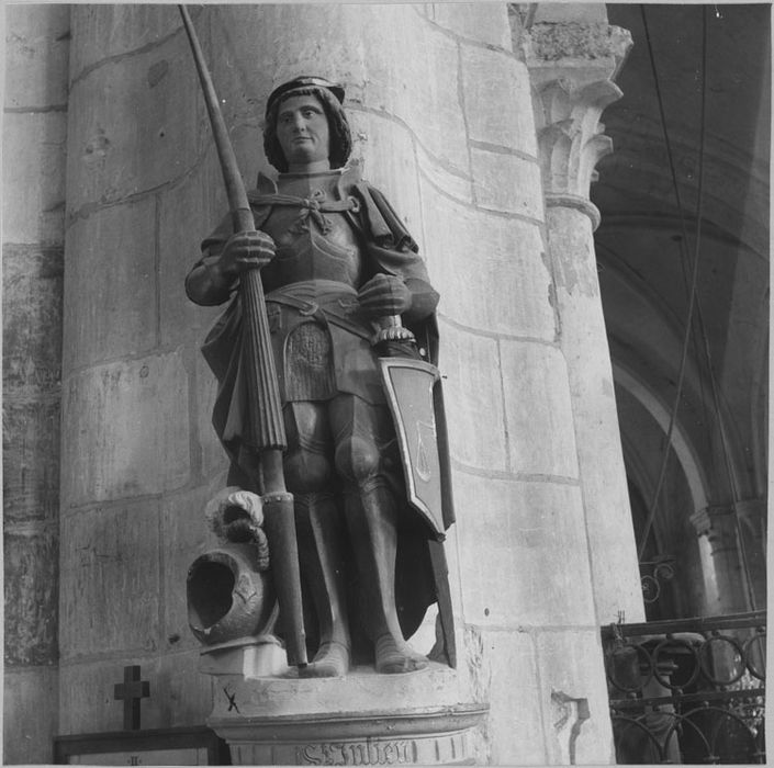 Statue : Saint Julien ou saint Michel