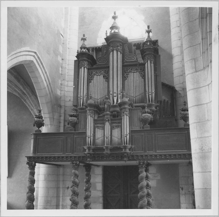 orgue de tribune : buffet d'orgue ; tribune d'orgue