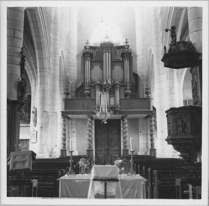 orgue de tribune : buffet d'orgue ; tribune d'orgue ; et Chaire à prêcher, vue partielle