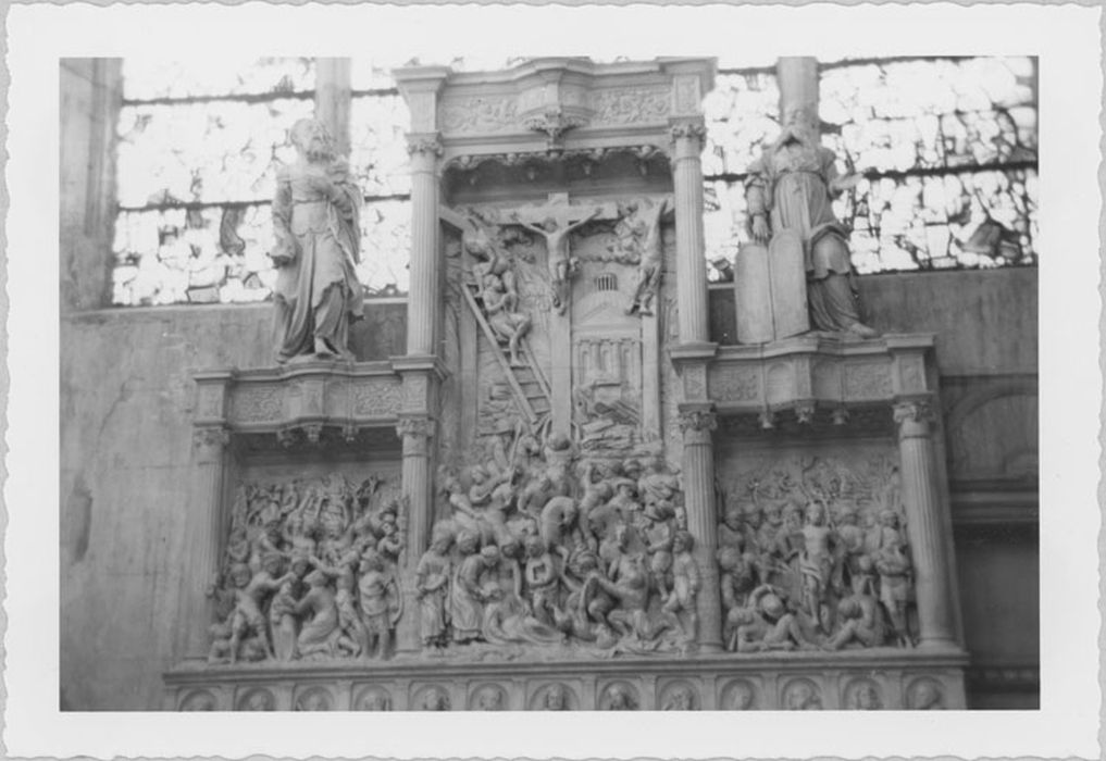 Retable de la Passion : vue générale ; Statues : Élie ; Moïse