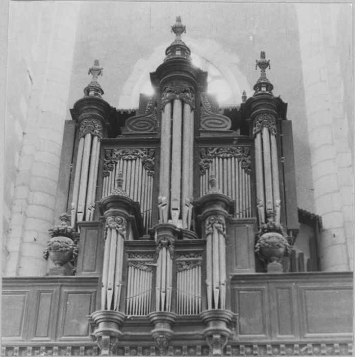 orgue de tribune : buffet d'orgue ; tribune d'orgue