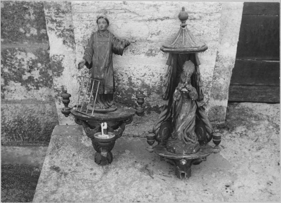 2 bâtons de procession de saint Laurent (volé) et du Saint-Sacrement