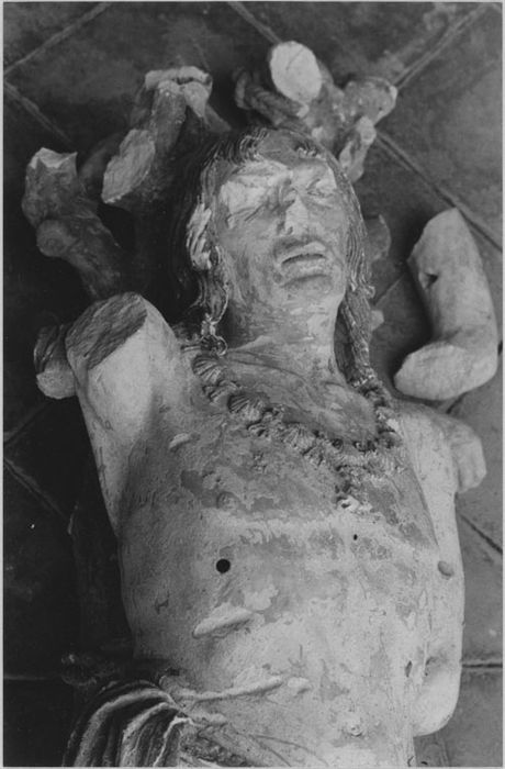 Statue : Saint Sébastien, mutilé en six fragments, détail