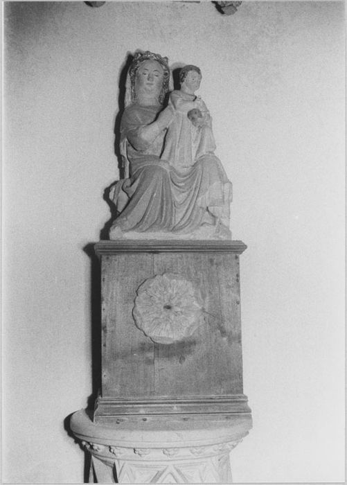 Statue : Vierge à l'Enfant