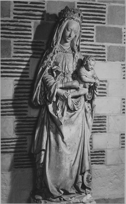 Statue : Vierge à l'Enfant