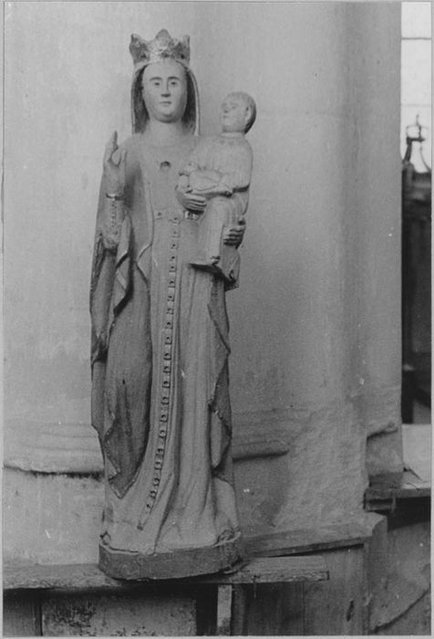 Statue : Vierge à l'Enfant