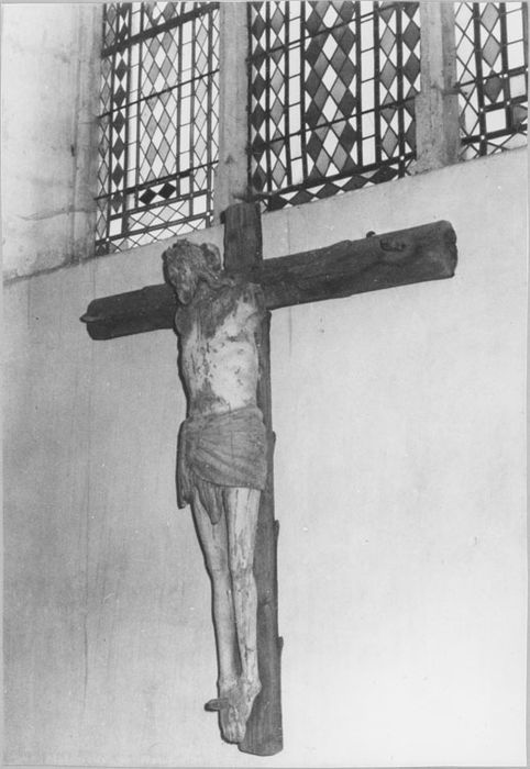 Sculpture : Christ en croix