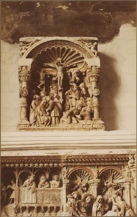 Retable (reliefs) : Crucifixion