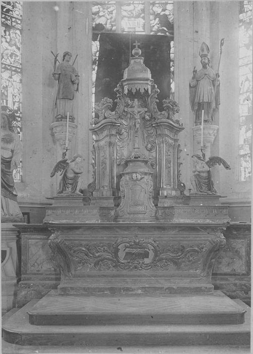 Maître-autel, tabernacle et exposition