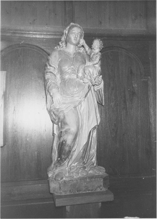 Statue : Vierge à l'Enfant