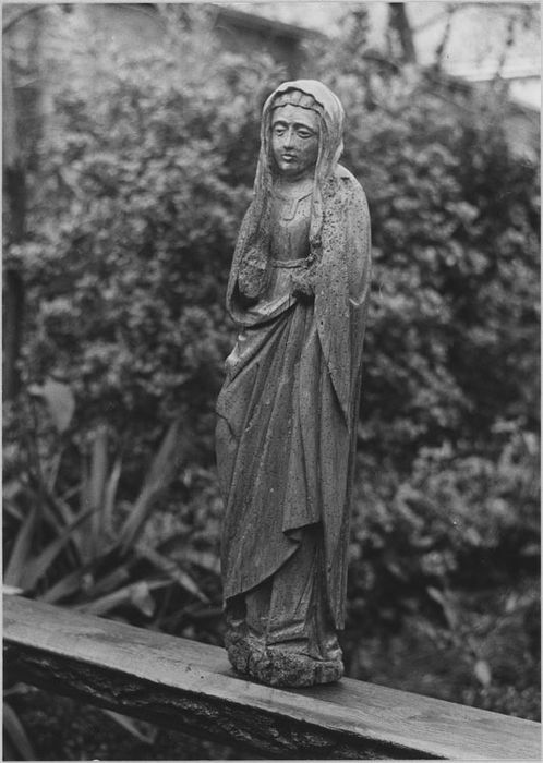 Calvaire de poutre de gloire, statue de la Vierge, après restauration (1979)