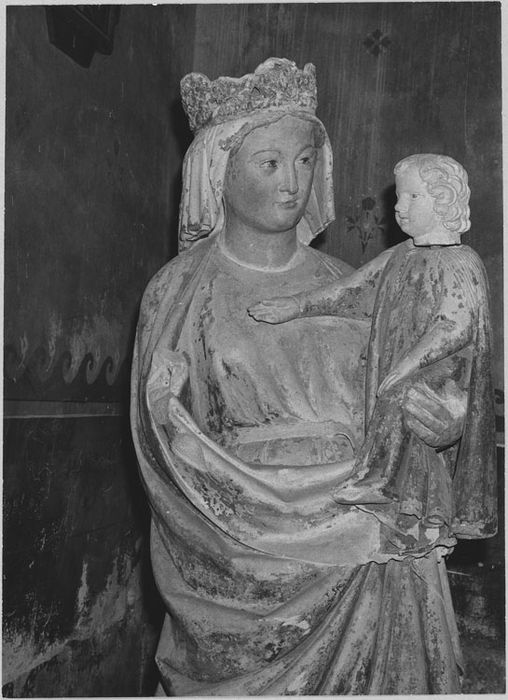 Statue : Vierge à l'Enfant, détail