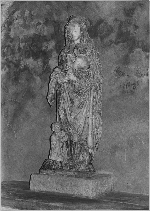 Statue : Vierge à l'Enfant, après restauration (1974)