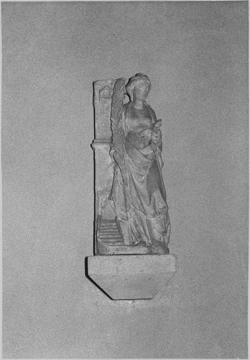 Statuette : Sainte Barbe, après restauration (1973)