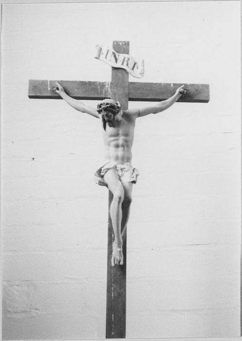 Sculpture : Christ en croix