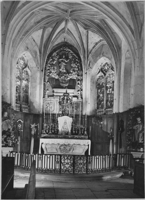 Maître-autel, tabernacle, exposition, lambris de demi-revêtement ; Statue (haut-relief) : Assomption