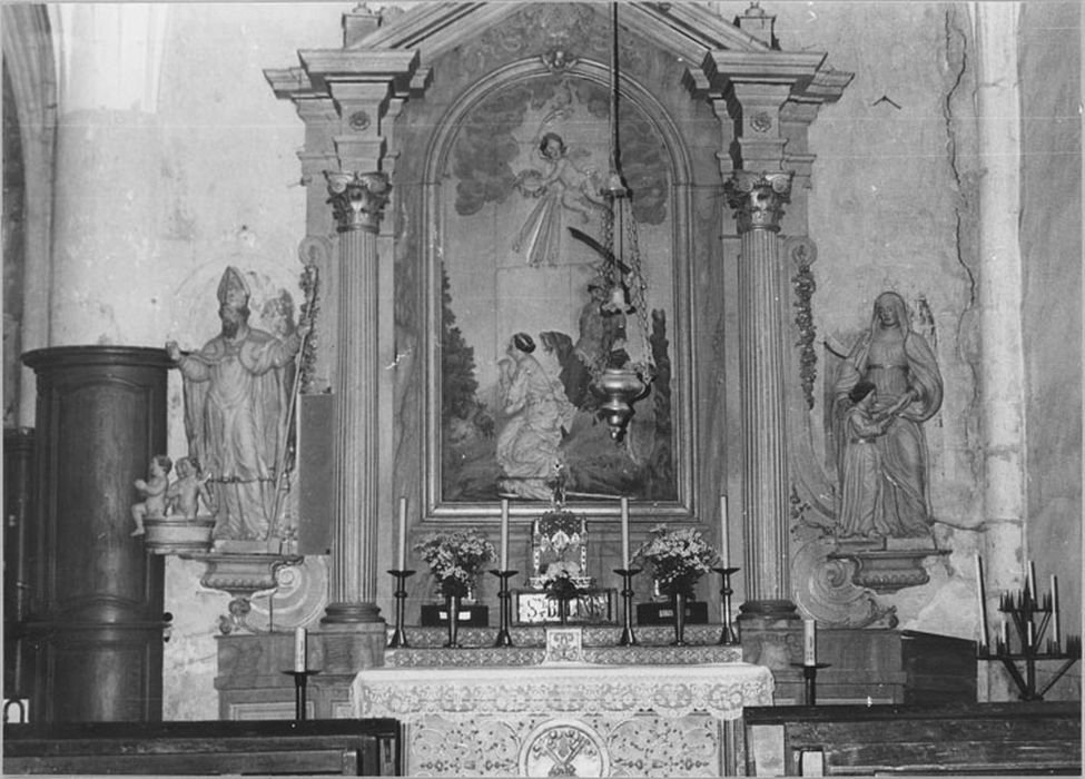 Autel et retable de sainte Beline, vue partielle ; Bas-relief : Martyre de sainte Beline