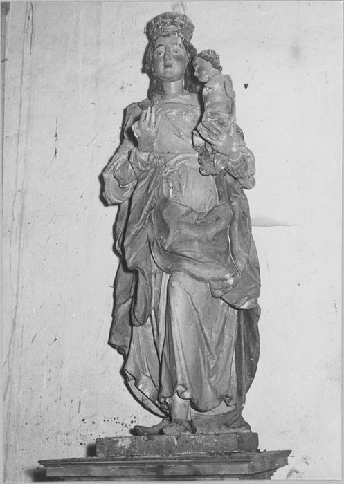 Statue : Vierge à l'Enfant