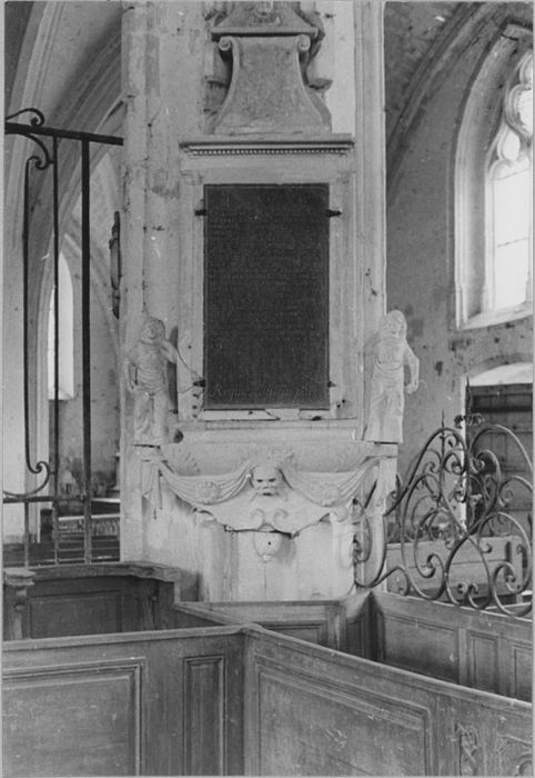 Monument funéraire de Pierre Adam et de sa famille