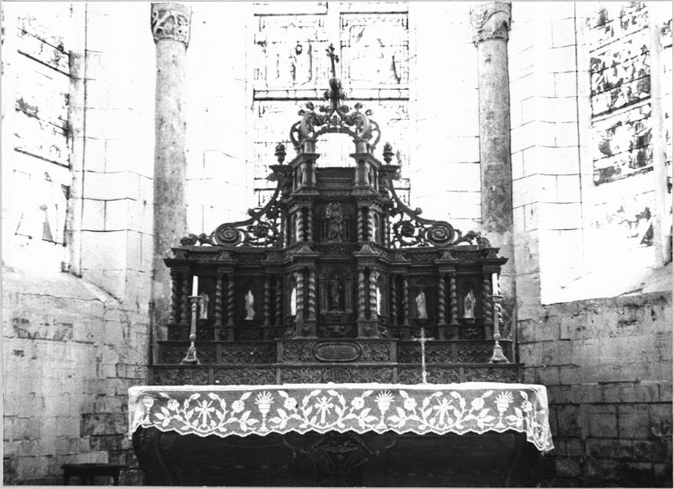 Maître-autel, tabernacle et exposition (statuettes disparues)