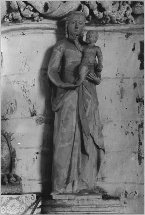 Statue : Vierge à l'Enfant