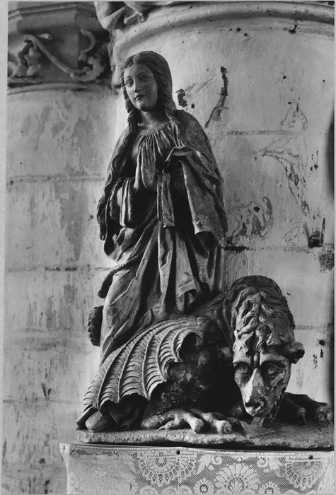 Statue : Sainte Marguerite