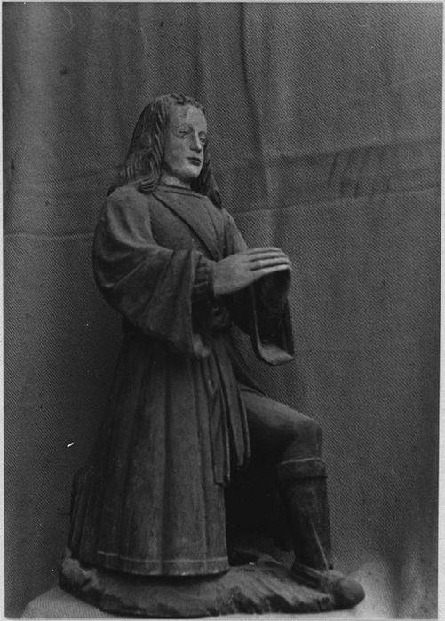 Statue : Saint Hubert agenouillé, après restauration