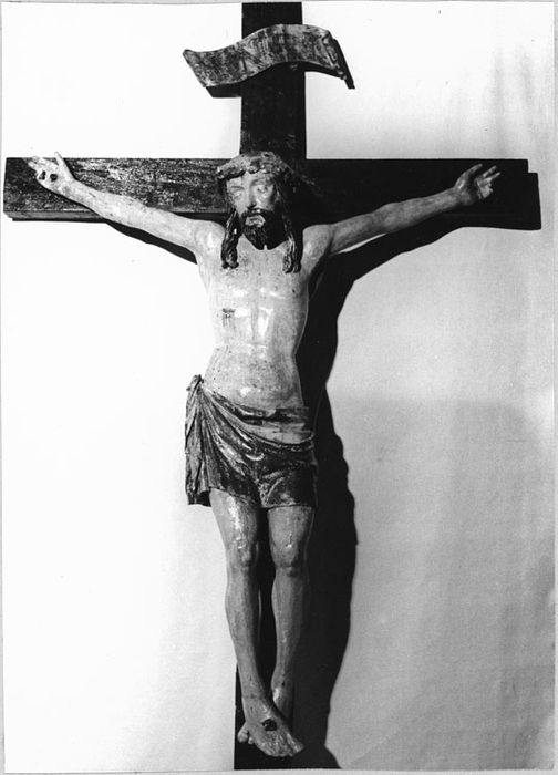 Statue : Christ en croix, après restauration