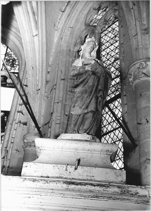 Statue : Vierge de Pitié