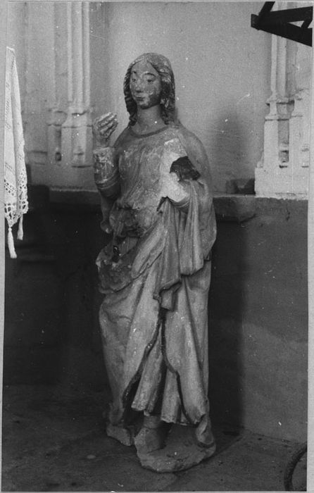 Statue : Sainte au livre