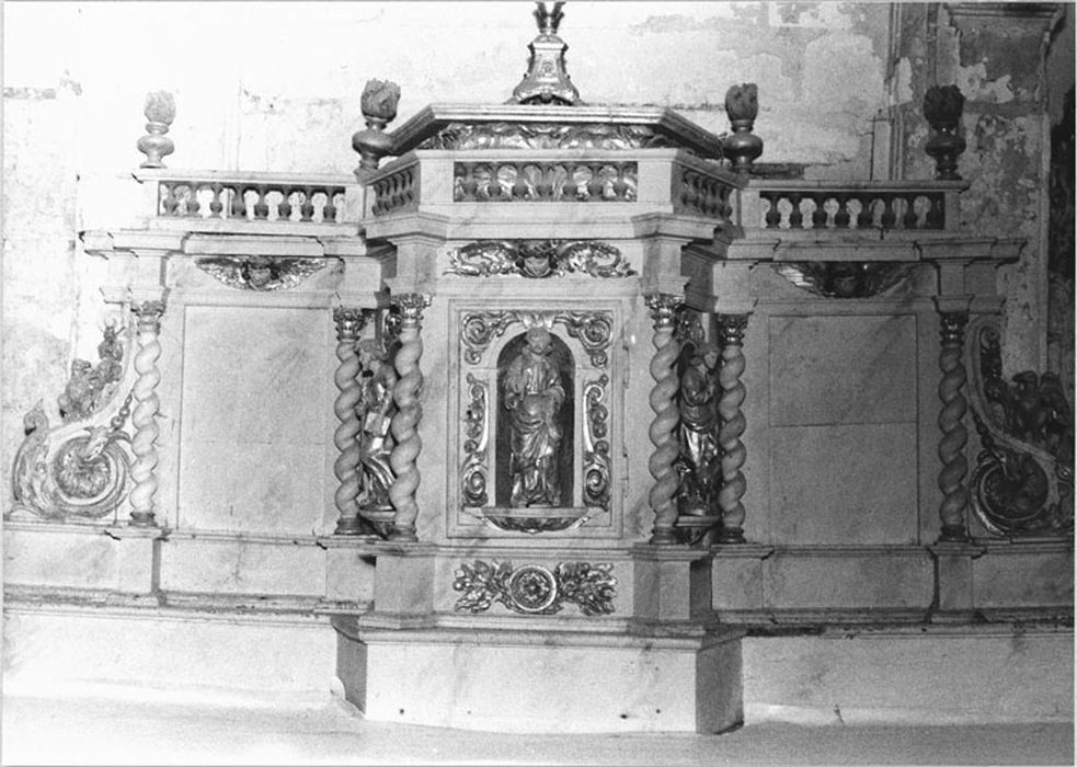 Tabernacle et 3 statuettes