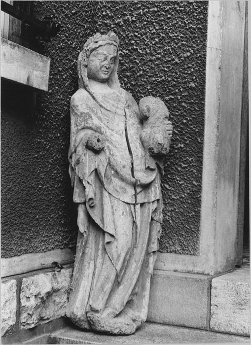 Statue : Vierge à l'Enfant