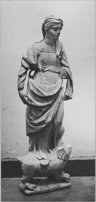 Statue : Sainte Marguerite