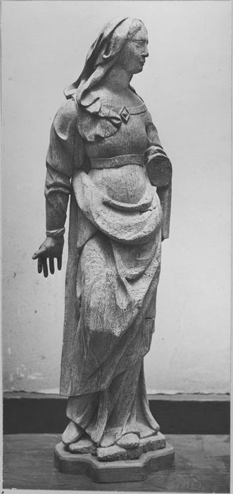 Statue : Sainte Femme