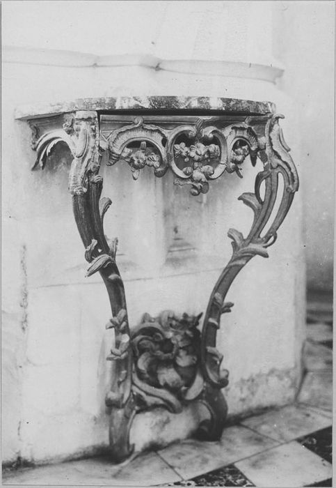 Crédence - © Ministère de la Culture (France), Médiathèque du patrimoine et de la photographie, diffusion RMN-GP