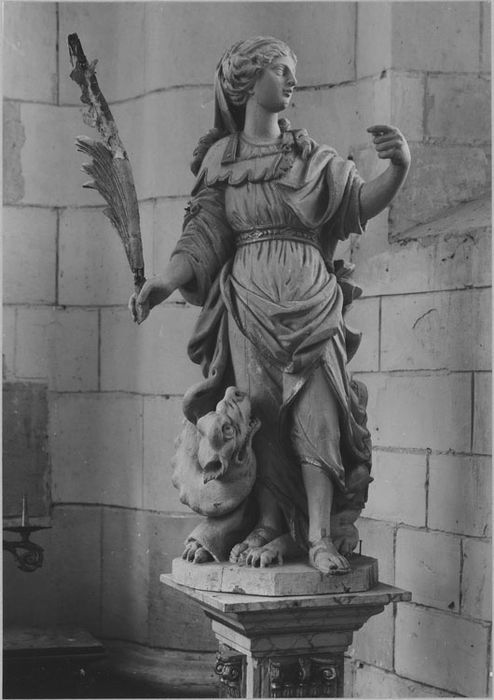 Statue (petite nature) : Sainte Marguerite