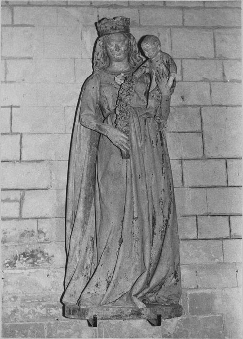 Statue : Vierge à l'Enfant, état après restauration - © Ministère de la Culture (France), Médiathèque du patrimoine et de la photographie, diffusion RMN-GP