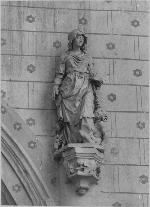 Statue : Sainte Brigitte