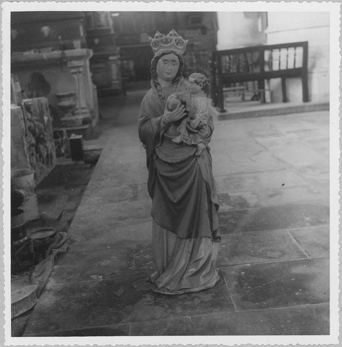 Statue : Vierge à l'Enfant