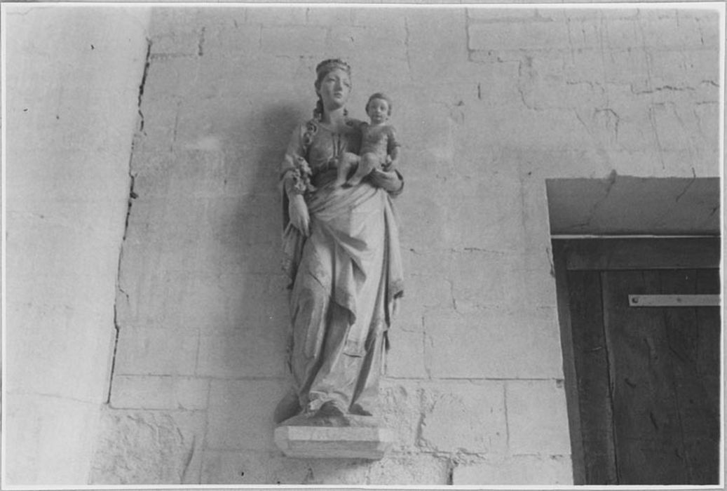 Statue : Vierge à l'Enfant