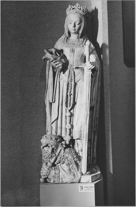 Statue : Sainte Catherine, vue dans l’exposition « L’Art en Champagne au Moyen-Âge », cat. N°74