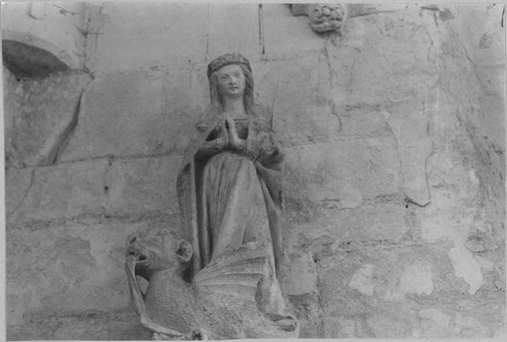 Statue : Sainte Marguerite, vue partielle