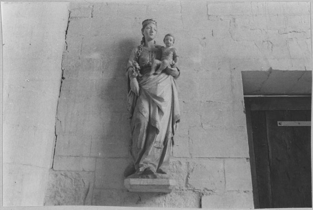 Statue : Vierge à l'Enfant