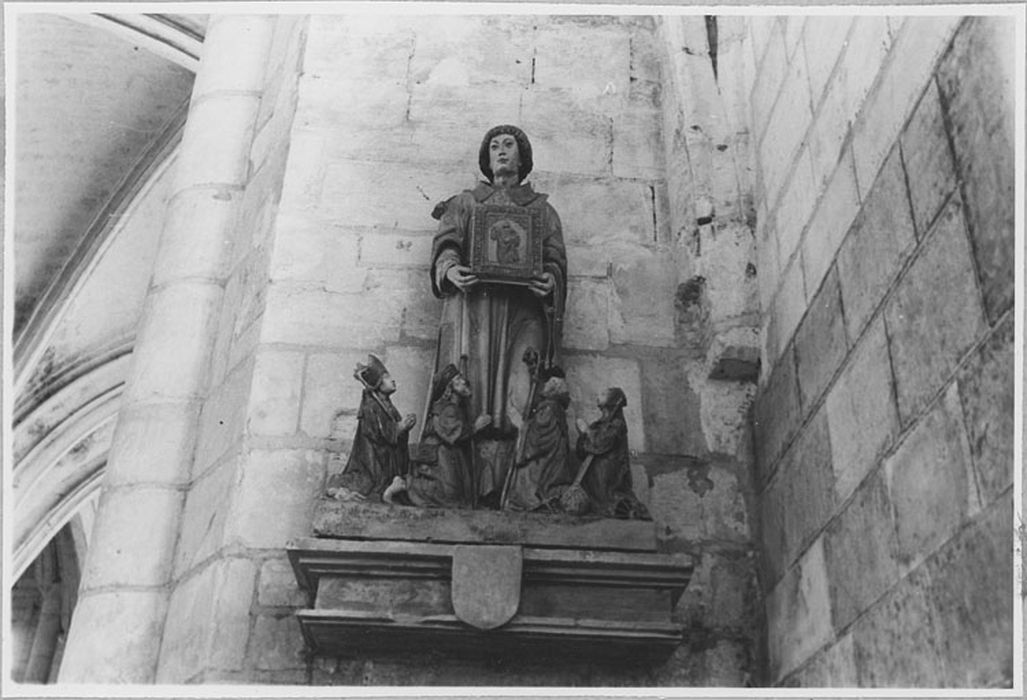 Groupe sculpté : Saint Quentin, après restauration